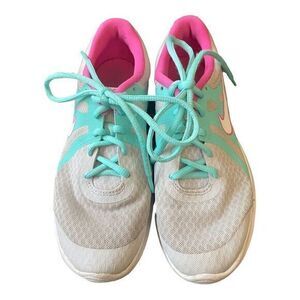 Nike Youth Revolution 4 Running Shoe Size 5